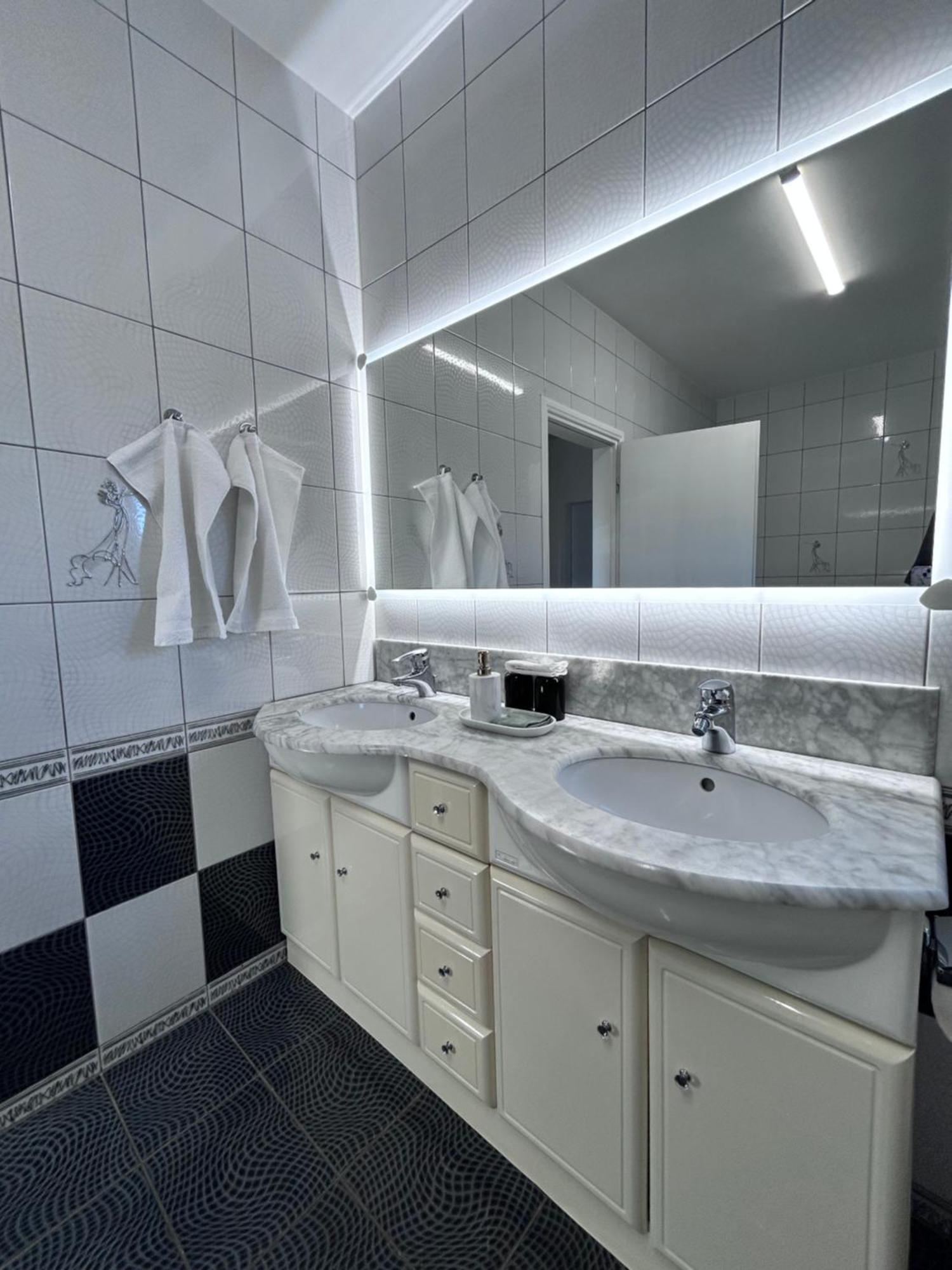 Astarea - Luxe Penthouse In Nature - Jacuzzi - Free Private Parking - Terrace & Balcony - Peace زغرب المظهر الخارجي الصورة